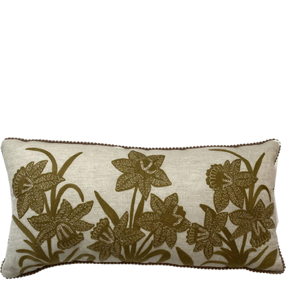 Narcissus Butternut on Floral Linen